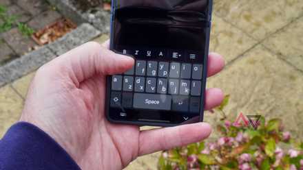 Mudei para um iPhone apenas para perceber que o Gboard funciona muito mal no Android